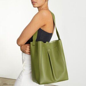 NWT Everlane Studio Bag in Moss – Leather Shoulder Tote